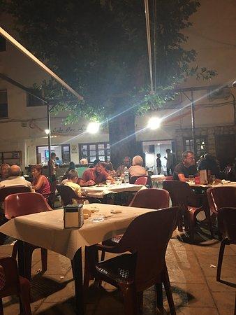 Bar Los Robles Aparcadero