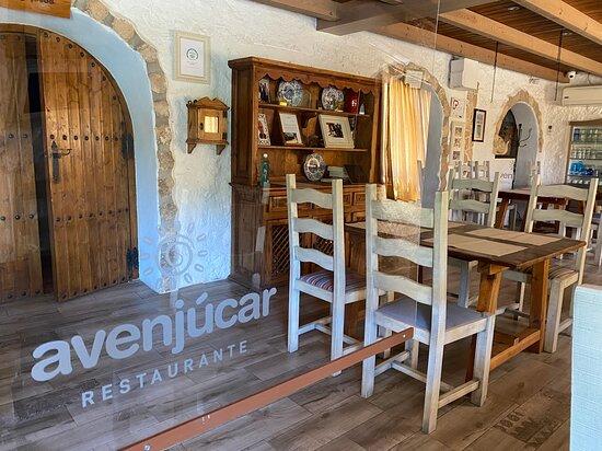 Avenjúcar e